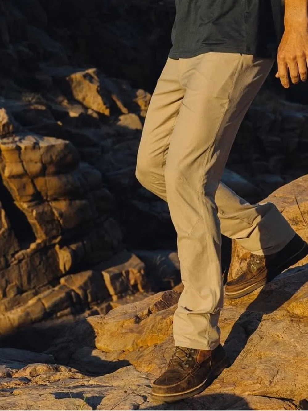 32x30 Genteal Trailhead Pant in Khaki